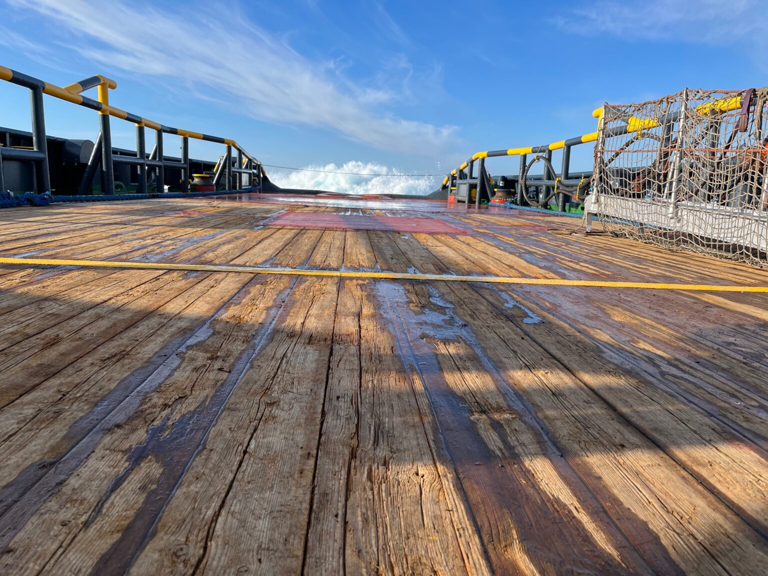 Working deck of a maritime vessel